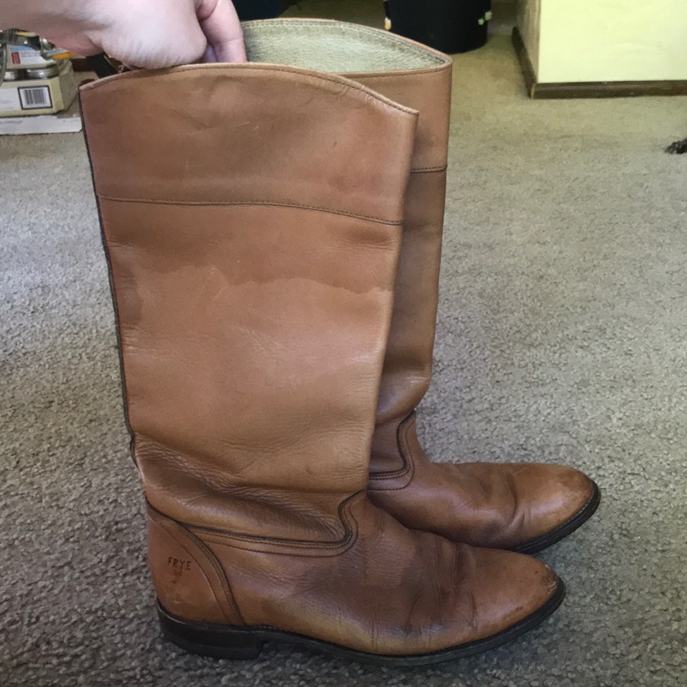 9.5 Frye boots